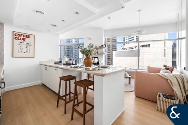 Converted 2 Bed | High Floor | Sea Views